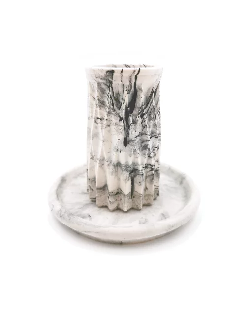 Vase aus Gips - kleine Blumenvase & Dekorvase 'Säulen' marmoriert - mit eckigem Untersetzer iilustriert