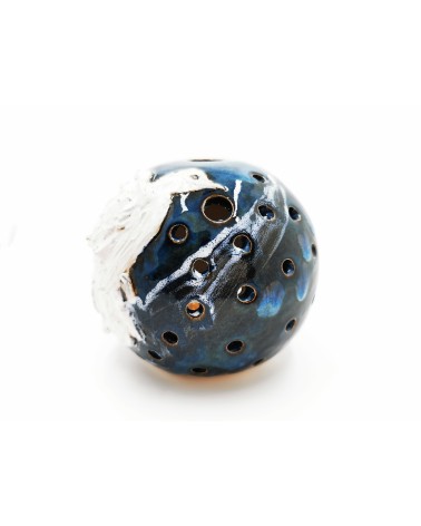Weihnachts- & Friedens-Kugel Taube aus Ton - weisse Taube auf blau - seitlich
