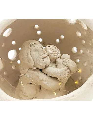 Grosse Kugel-Krippe aus Ton - Lichtkugel Szene 2 Jesus, Maria & Josef mit Stern im Dach detailliert